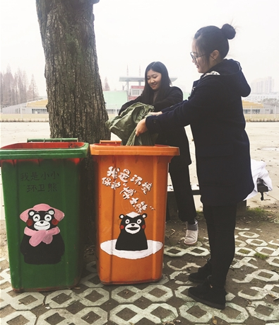超可愛的校園垃圾桶，引人注意