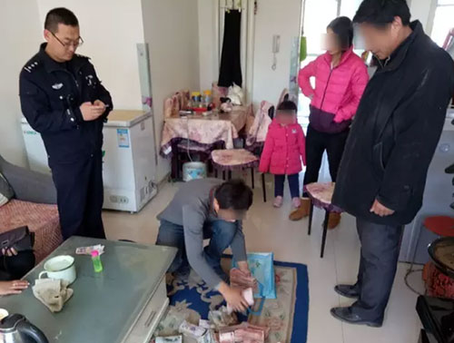 17萬當垃圾丟掉：驚慌失措！全家上陣翻找垃圾桶